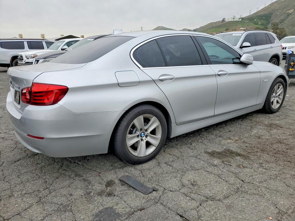 Photo 3 from auction – 2011 BMW 528 with VIN WBAFR1C54BC742302