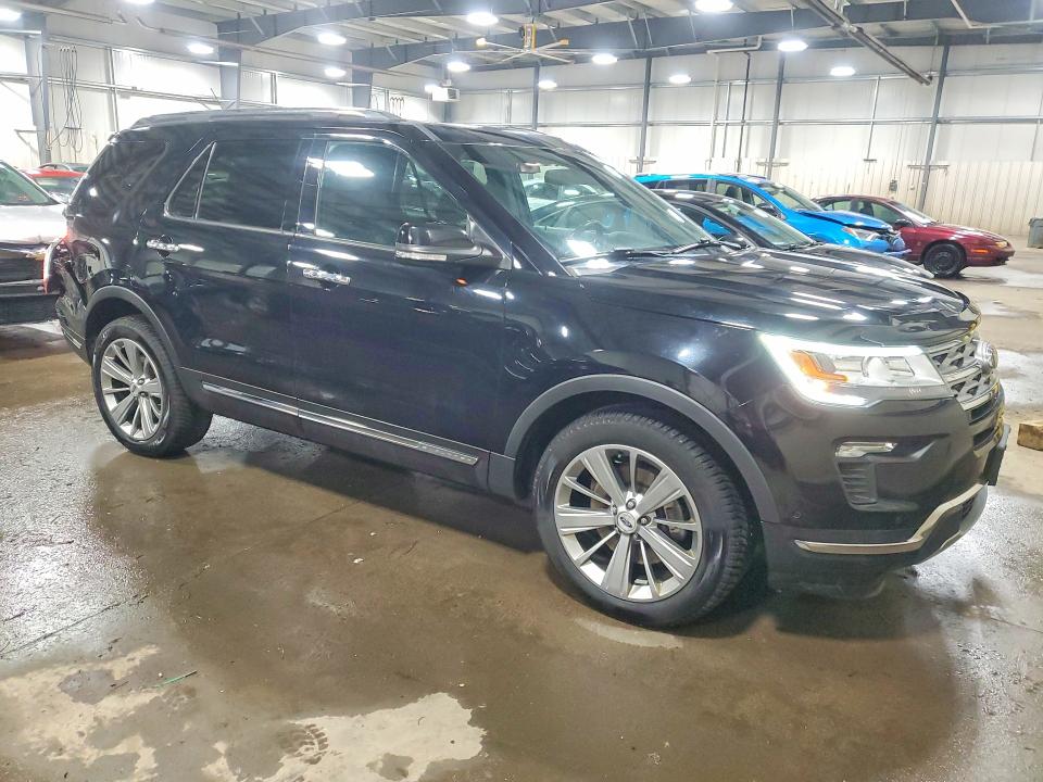 Photo 4 from auction – 2018 FORD EXPLORER L with VIN 1FM5K8F81JGB31440
