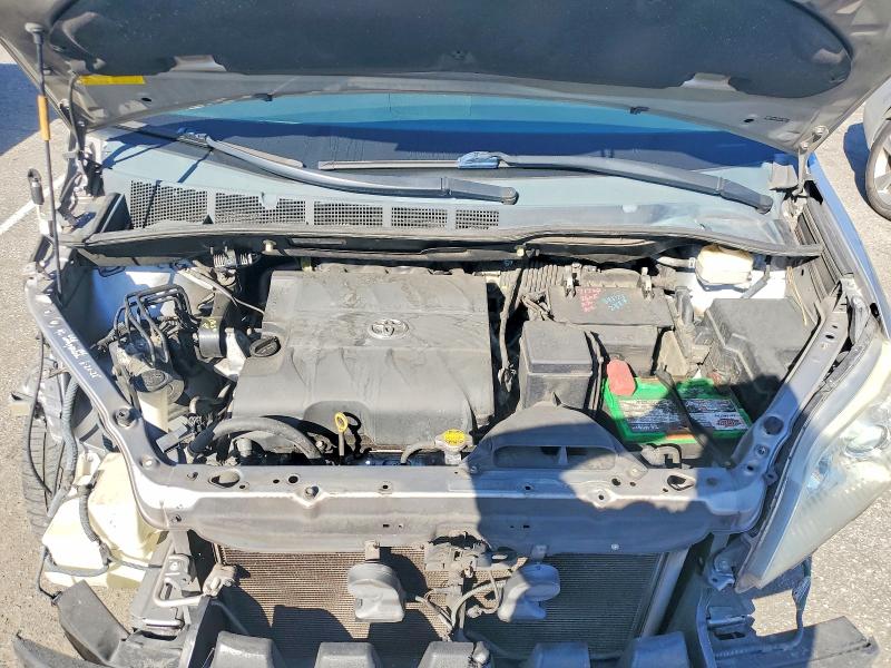 Photo 12 from auction – 2013 TOYOTA SIENNA LE with VIN 5TDKK3DC4DS388975