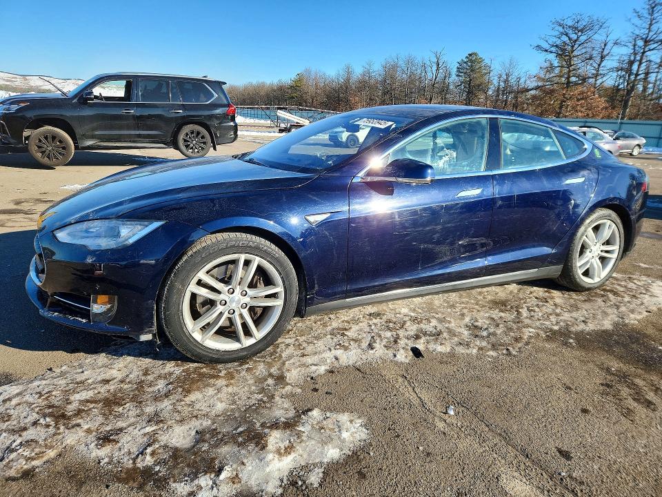 TESLA MODEL S 2014 with VIN 5YJSA1H13EFP33273 - Photo from auction