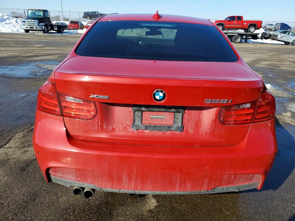 Photo 6 from auction – 2015 BMW 328 with VIN WBA3B3G57FNT18779