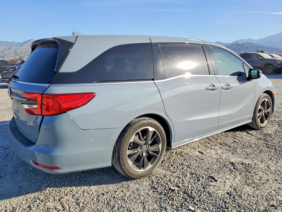 Photo 3 from auction – 2023 HONDA ODYSSEY with VIN 5FNRL6H98PB064741