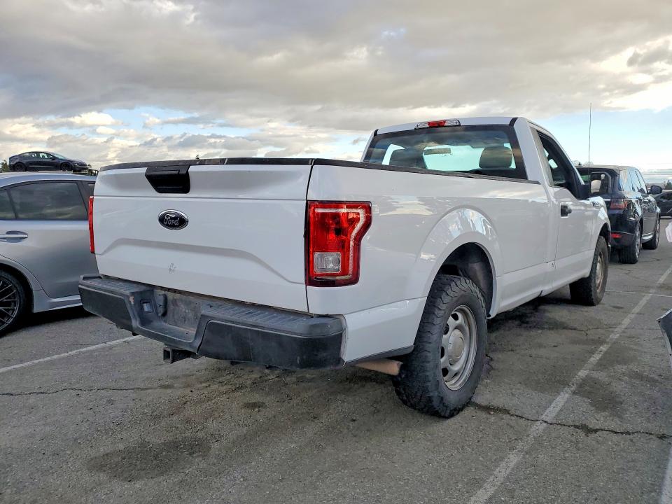 Foto 3 de la subasta – 2016 FORD F150 con VIN 1FTMF1C87GKD95672