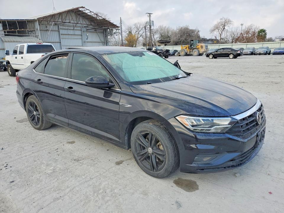 Photo 4 from auction – 2019 VOLKSWAGEN JETTA with VIN 3VWC57BU3KM058477
