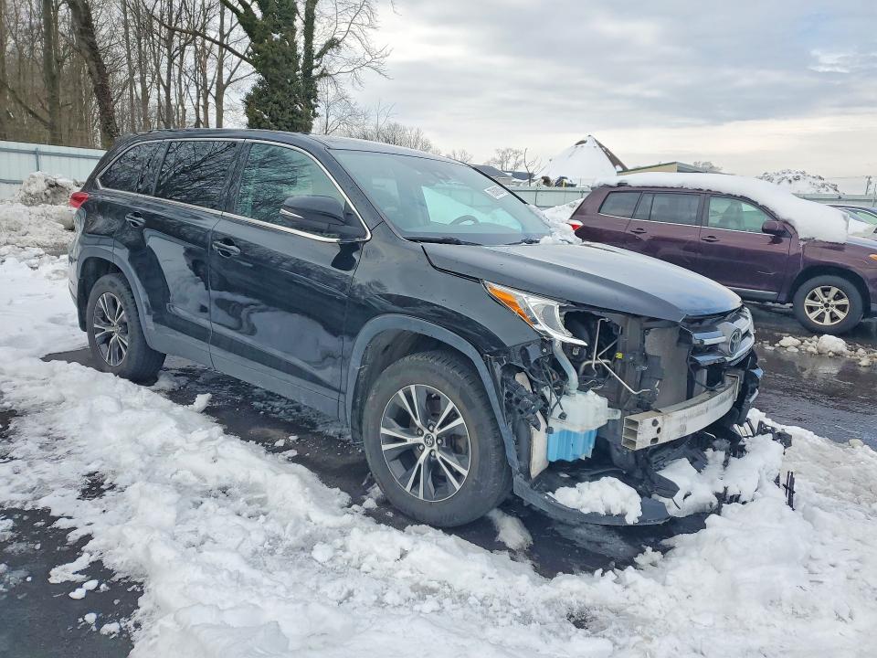 Photo 4 from auction – 2019 TOYOTA HIGHLANDER with VIN 5TDBZRFH0KS984637