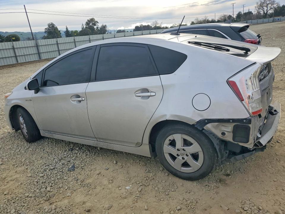 Photo 2 from auction – 2010 TOYOTA PRIUS with VIN JTDKN3DU3A1111100