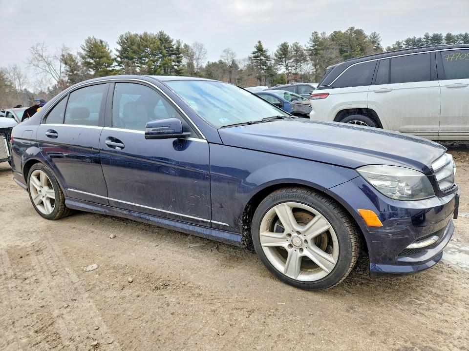 Photo 4 from auction – 2011 MERCEDES-BENZ C with VIN WDDGF5EB2BR168960