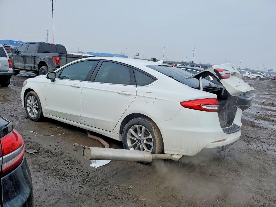 Photo 2 from auction – 2020 FORD FUSION with VIN 3FA6P0HD5LR109075