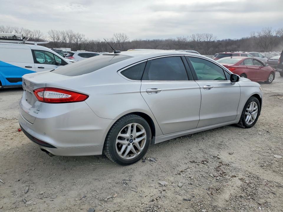 Photo 3 from auction – 2014 FORD FUSION with VIN 3FA6P0HD9ER200952