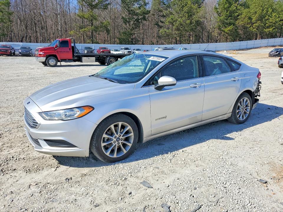FORD FUSION 2017 with VIN 3FA6P0LU5HR381544 - Photo from auction