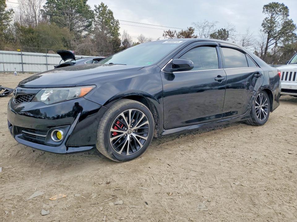 TOYOTA CAMRY L 2014 z numerem VIN 4T1BF1FK2EU819755 - Zdjęcie z aukcji