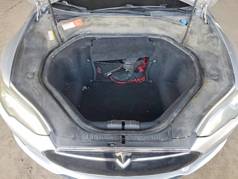 Photo 11 from auction – 2015 TESLA MODEL S 85 with VIN 5YJSA1H13FF083457