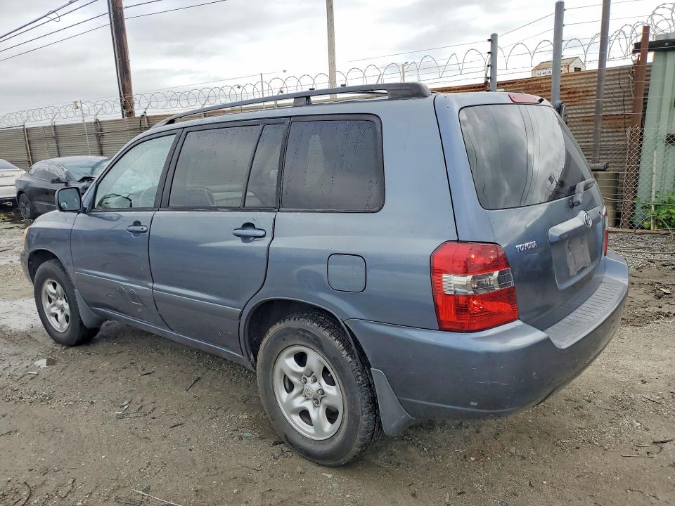 Photo 2 from auction – 2004 TOYOTA HIGHLANDER with VIN JTEGD21A840084334
