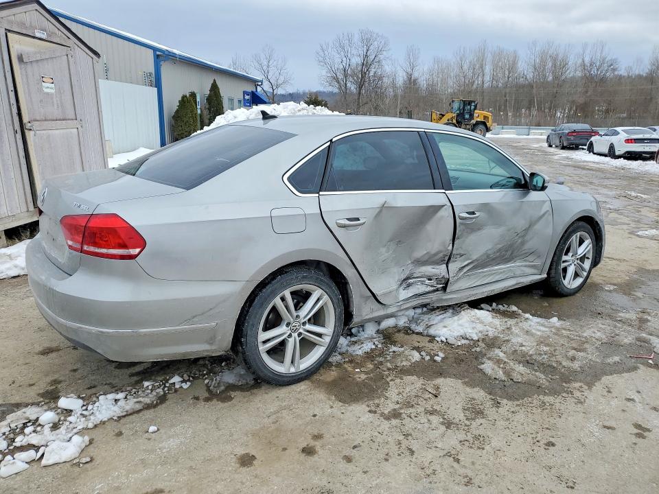 Photo 3 from auction – 2014 VOLKSWAGEN PASSAT with VIN 1VWCN7A37EC063504