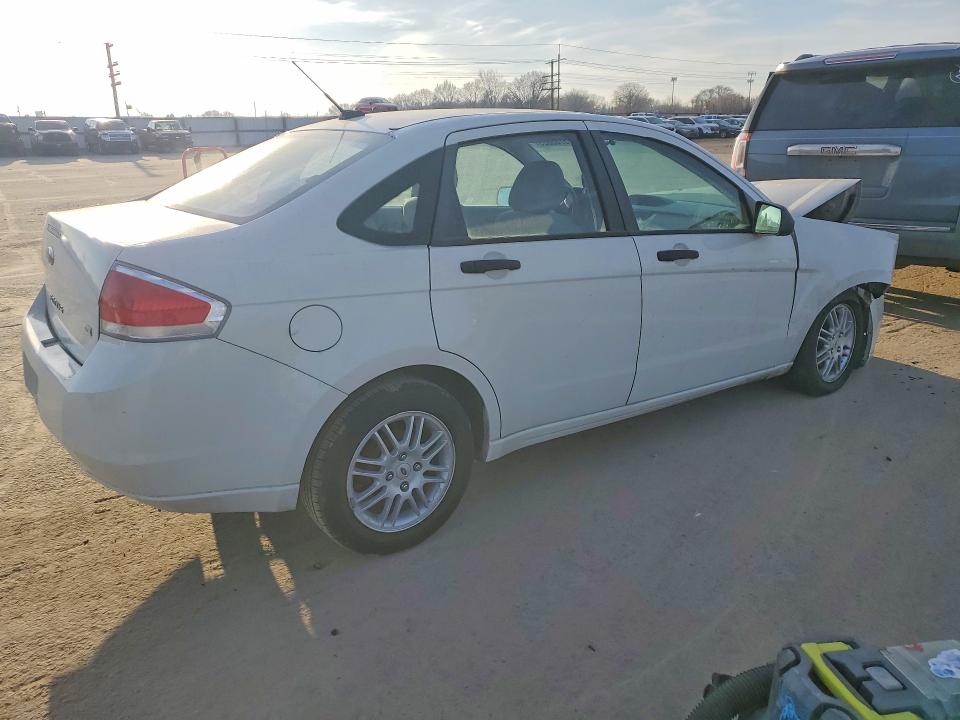 Photo 3 from auction – 2010 FORD FOCUS with VIN 1FAHP3FNXAW298077