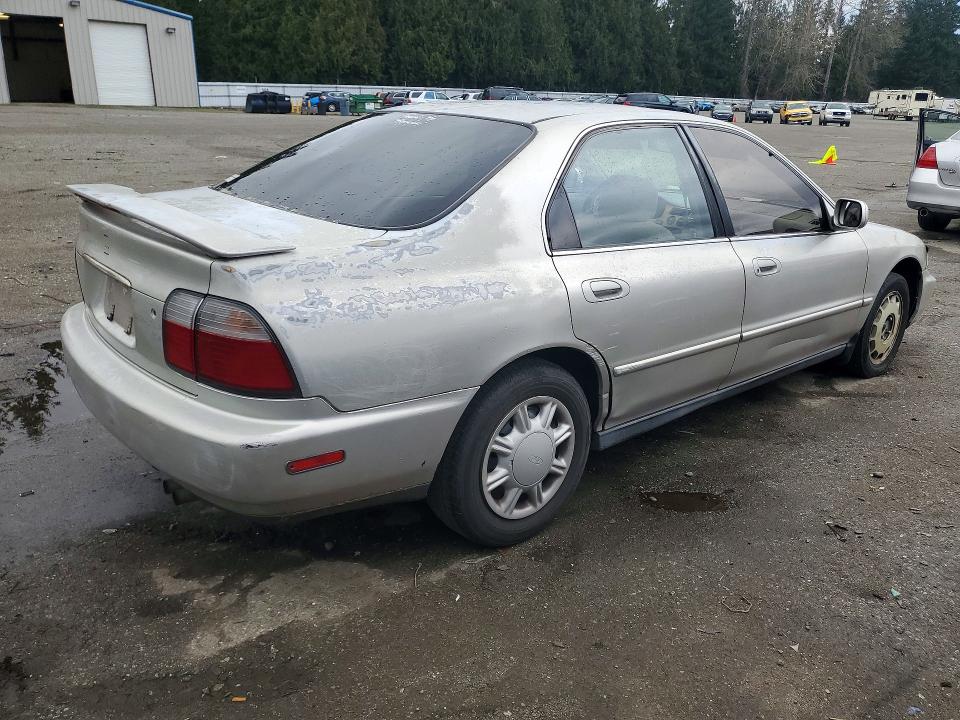 Photo 3 from auction – 1997 HONDA ACCORD with VIN 1HGCD5656VA048025
