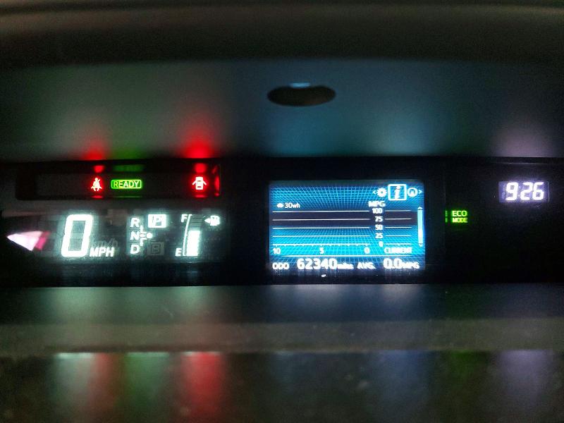 Photo 9 from auction – 2015 TOYOTA PRIUS V with VIN JTDZN3EU0FJ024615