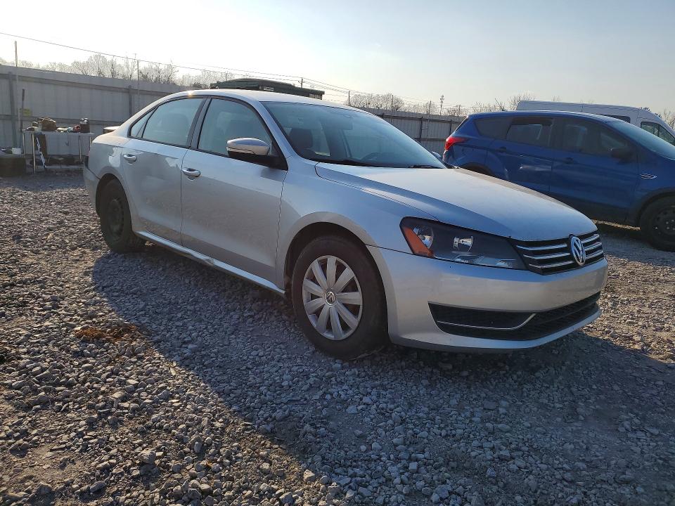 Photo 4 from auction – 2013 VOLKSWAGEN PASSAT S with VIN 1VWAP7A34DC117535