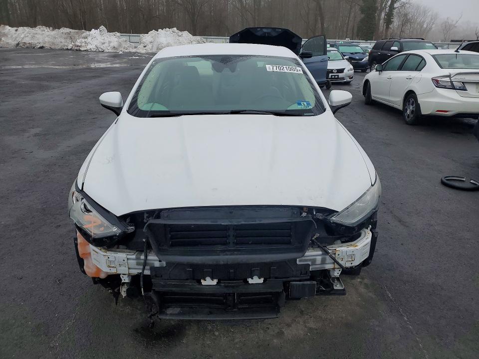Photo 5 from auction – 2020 FORD FUSION with VIN 3FA6P0LU2LR173405
