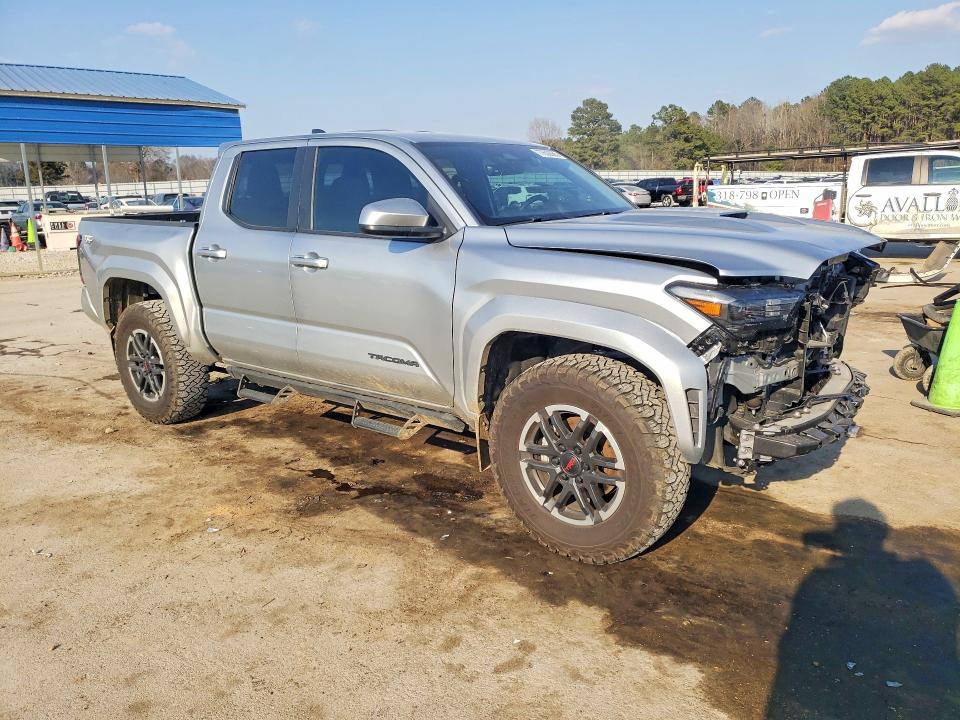 Photo 4 from auction – 2024 TOYOTA TACOMA with VIN 3TMLB5JN8RM024071