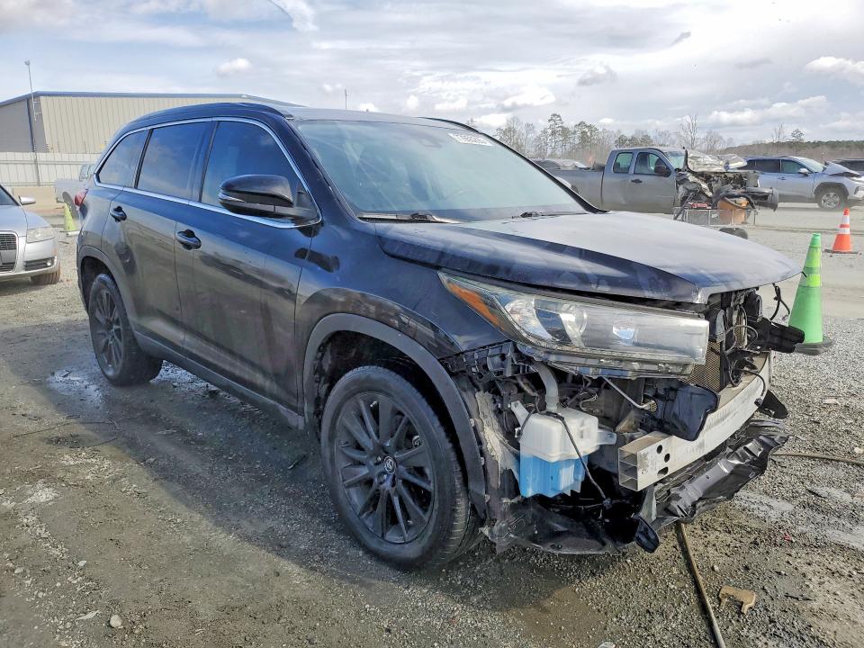 Photo 4 from auction – 2019 TOYOTA HIGHLANDER with VIN 5TDKZRFH0KS359414