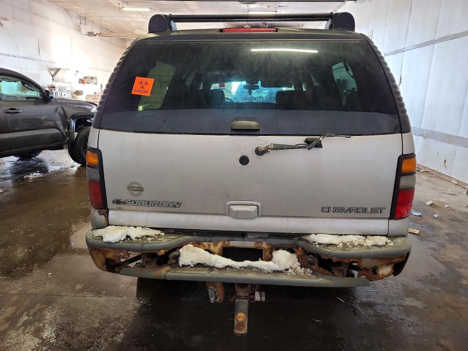 Photo 6 from auction – 2005 CHEVROLET SUBURBAN with VIN 3GNFK16Z15G260143