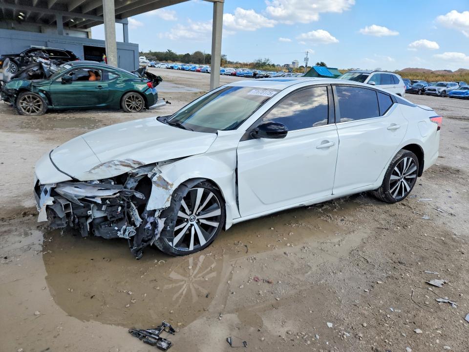 NISS ALTIMA 2020 with VIN 1N4BL4CV1LC122843 - Photo from auction
