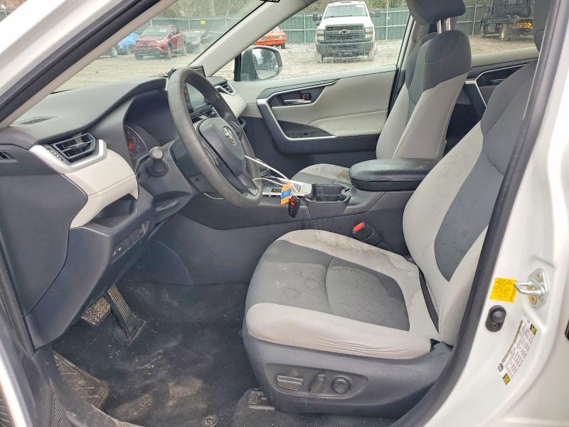 Photo 7 from auction – 2019 TOYOTA RAV4 with VIN 2T3W1RFV8KW057558