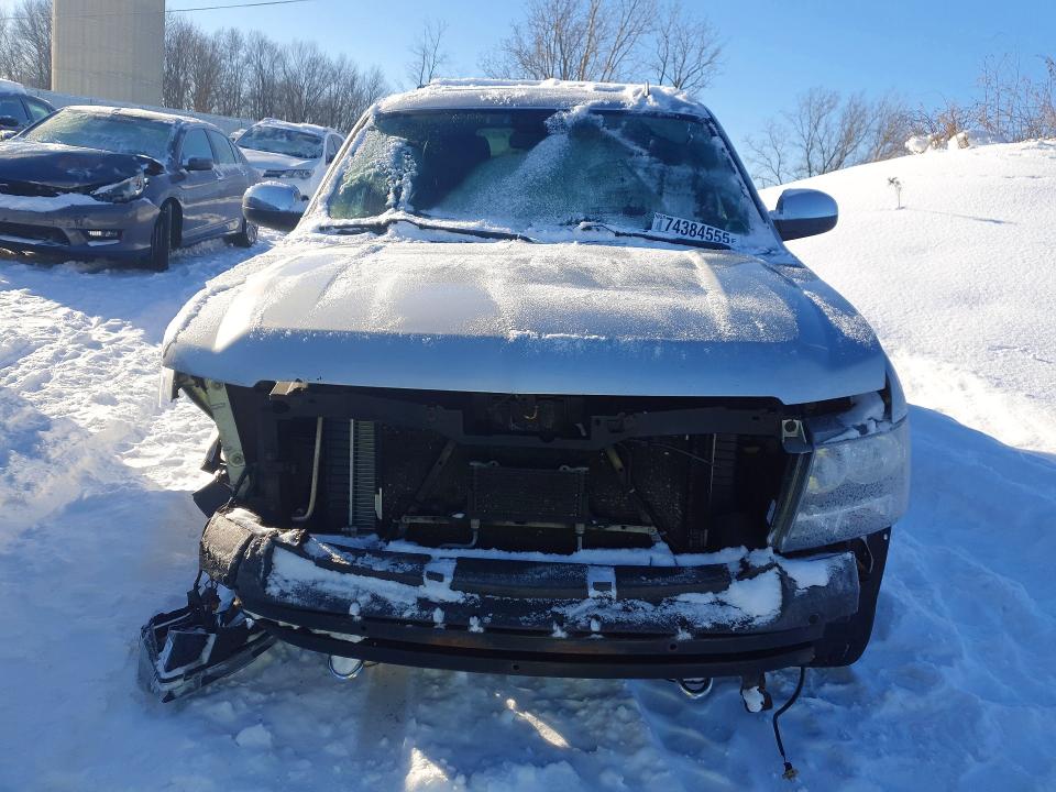 Photo 5 from auction – 2011 CHEVROLET TAHOE with VIN 1GNSKCE08BR309041