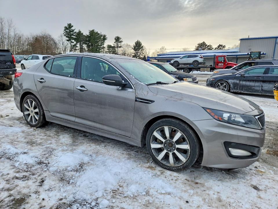 Photo 4 from auction – 2012 KIA OPTIMA with VIN 5XXGR4A61CG057924