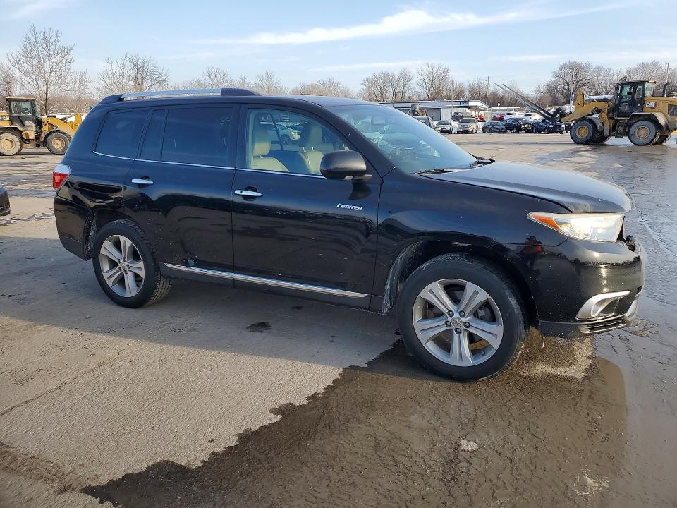 Photo 4 from auction – 2013 TOYOTA HIGHLANDER with VIN 5TDDK3EH2DS269941