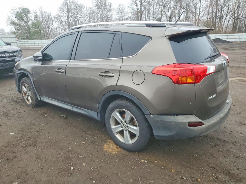 Photo 2 from auction – 2015 TOYOTA RAV4 with VIN 2T3WFREV1FW190333