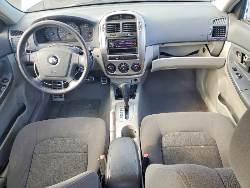 Photo 8 from auction – 2005 KIA SPECTRA5 with VIN KNAFE161555119543
