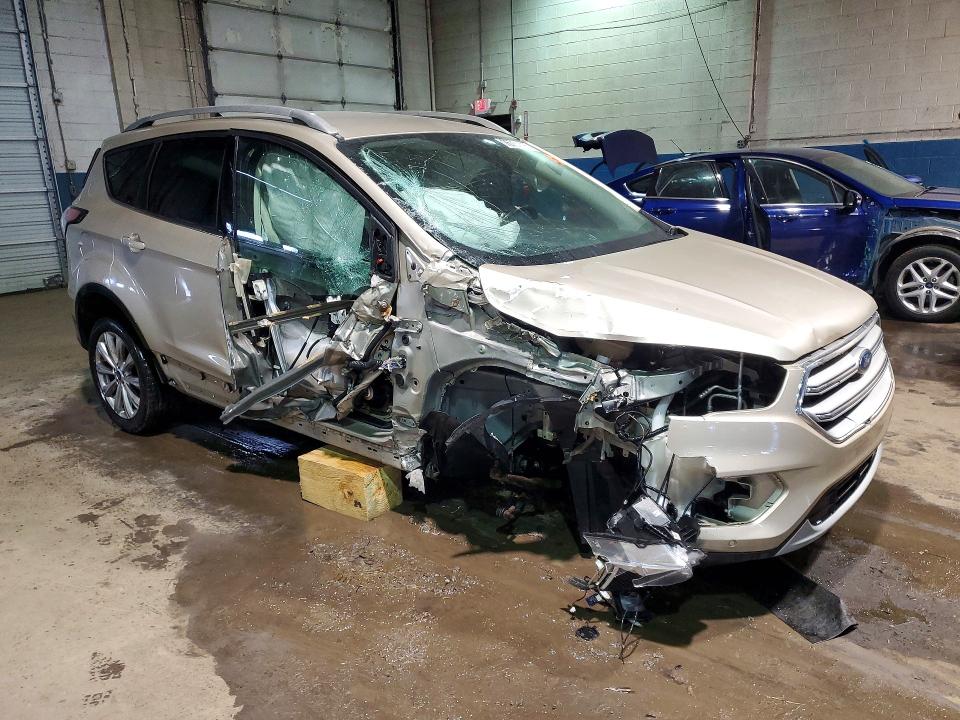 Photo 4 from auction – 2018 FORD ESCAPE with VIN 1FMCU9J92JUD49217