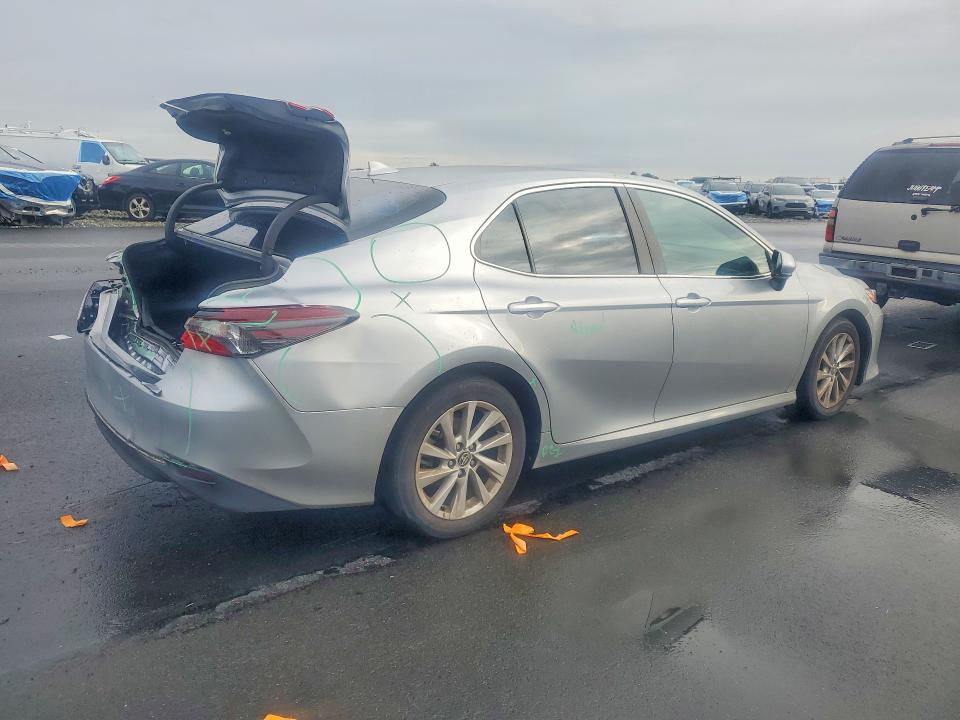 Photo 3 from auction – 2023 TOYOTA CAMRY with VIN 4T1C11AK9PU810550