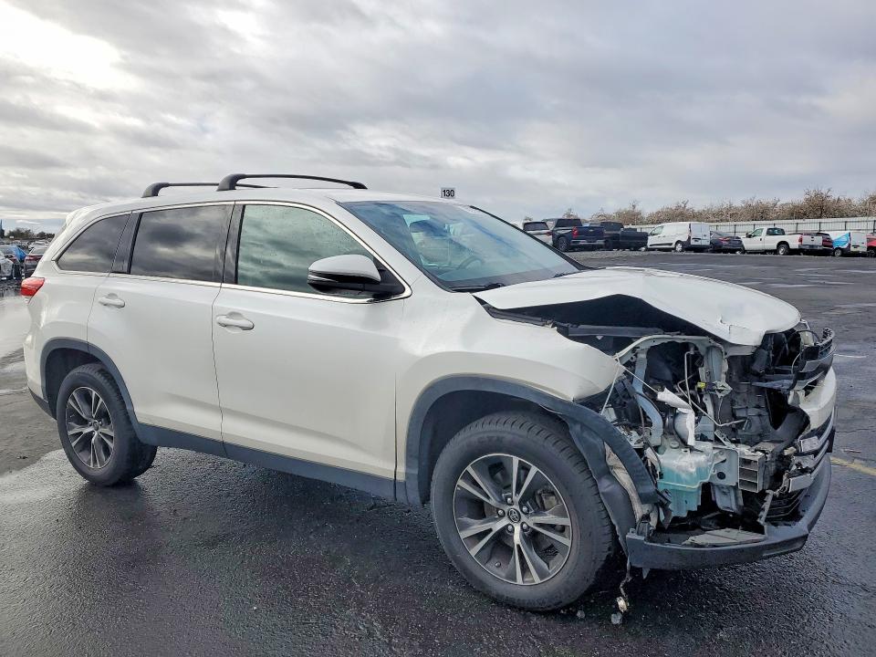 Photo 4 from auction – 2019 TOYOTA HIGHLANDER with VIN 5TDZZRFH7KS346660
