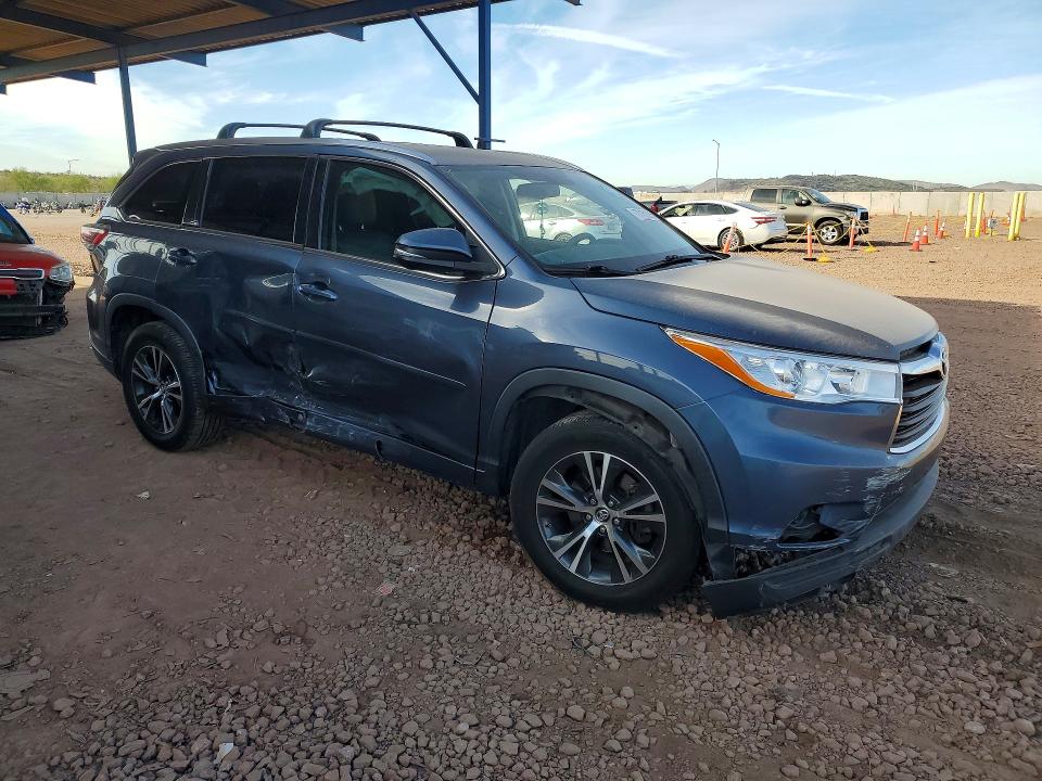 Photo 4 from auction – 2016 TOYOTA HIGHLANDER with VIN 5TDKKRFHXGS503787