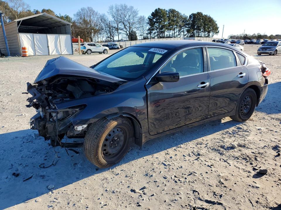 NISSAN ALTIMA 2.5 2015 con VIN 1N4AL3AP2FC196786 - Foto de la subasta
