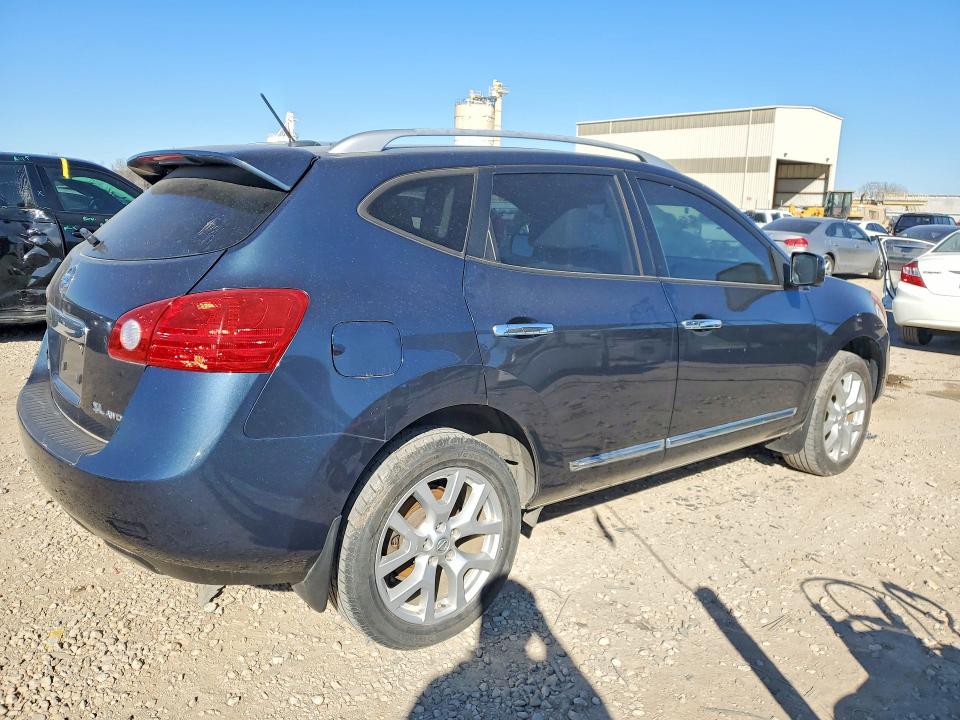 Photo 3 from auction – 2013 NISSAN ROGUE with VIN JN8AS5MV1DW104652