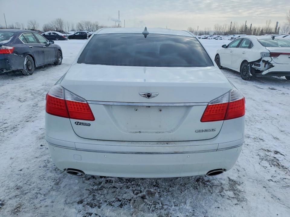 Photo 6 from auction – 2011 HYUNDAI GENESIS with VIN KMHGC4DE3BU139064