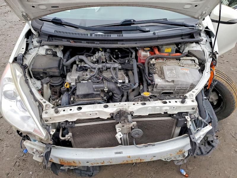 Photo 12 from auction – 2014 TOYOTA PRIUS C with VIN JTDKDTB34E1085982