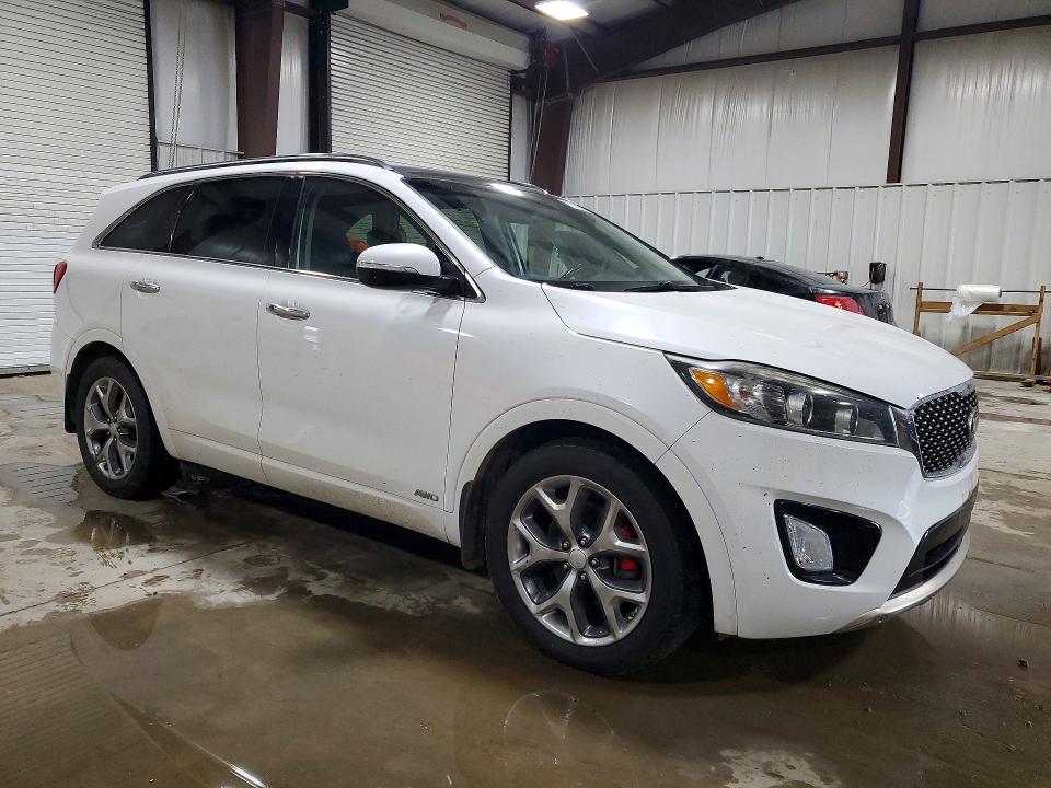 Photo 4 from auction – 2017 KIA SORENTO with VIN 5XYPKDA57HG277163
