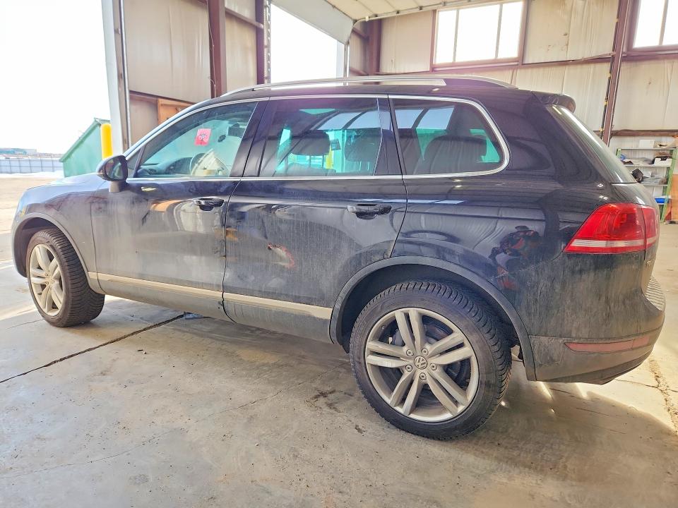 Photo 2 from auction – 2011 VOLKSWAGEN TOUAREG V6 with VIN WVGDF9BP1BD002345