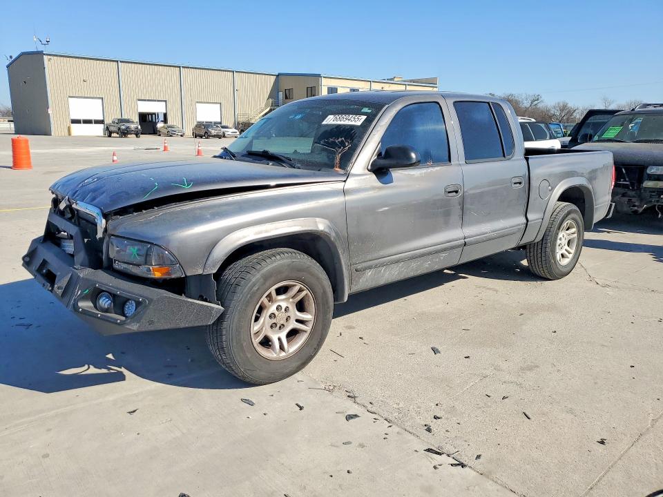 DODGE DAKOTA QUA 2004 with VIN 1D7HL48N94S667196 - Photo from auction