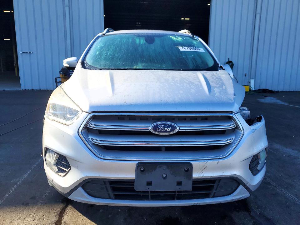 Photo 5 from auction – 2019 FORD ESCAPE with VIN 1FMCU0J90KUA03390