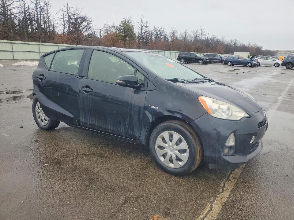 Photo 4 from auction – 2013 TOYOTA PRIUS C with VIN JTDKDTB36D1550762