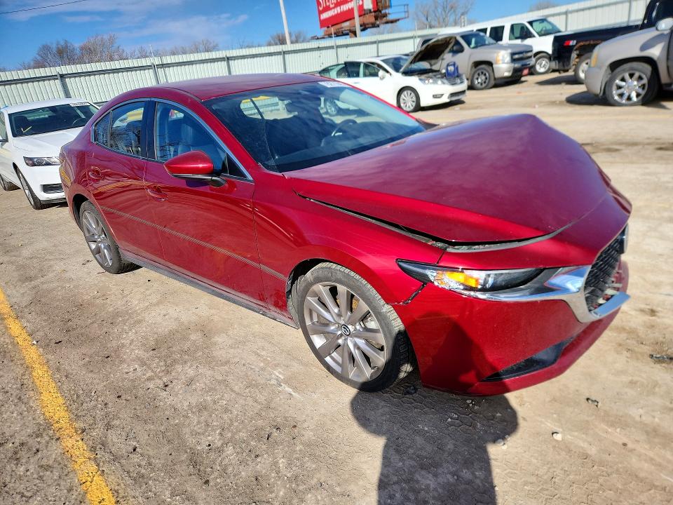Photo 4 from auction – 2019 MAZDA 3 with VIN JM1BPACLXK1106839