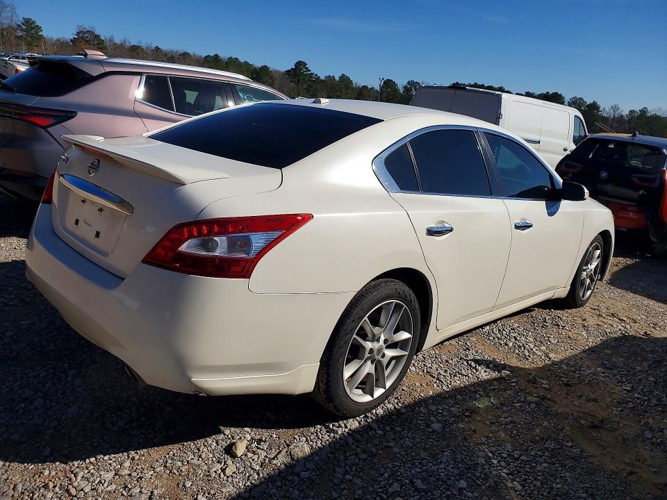 Photo 3 from auction – 2011 NISSAN MAXIMA S with VIN 1N4AA5AP0BC850650