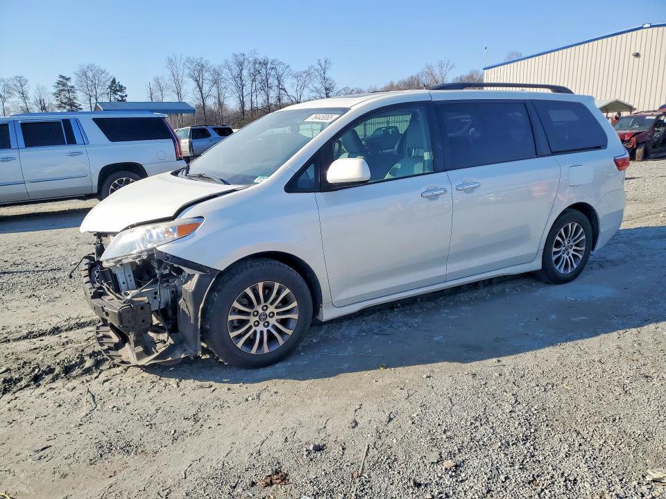 TOYOTA SIENNA 2018 with VIN 5TDYZ3DC9JS914499 - Photo from auction