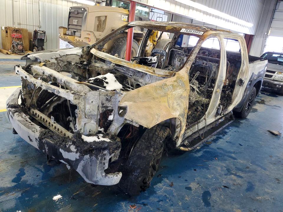 Photo 1 from auction – 2020 CHEVROLET SILVERADO with VIN 3GCUYEED2LG292172
